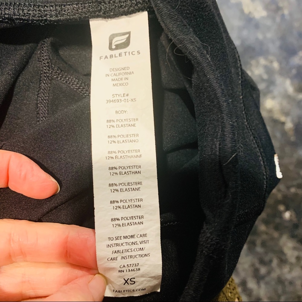 ⭐️ FABLETICS Black Crop Workout Pants - Picture 6 of 6